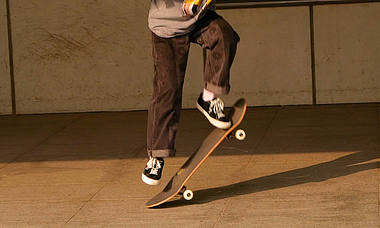 1080升格少年玩滑板滑板滑板慢动作滑板起跳视频的预览图