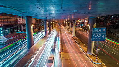 4K赛博朋克感城市夜景立交桥车流交通灯光延时视频的预览图