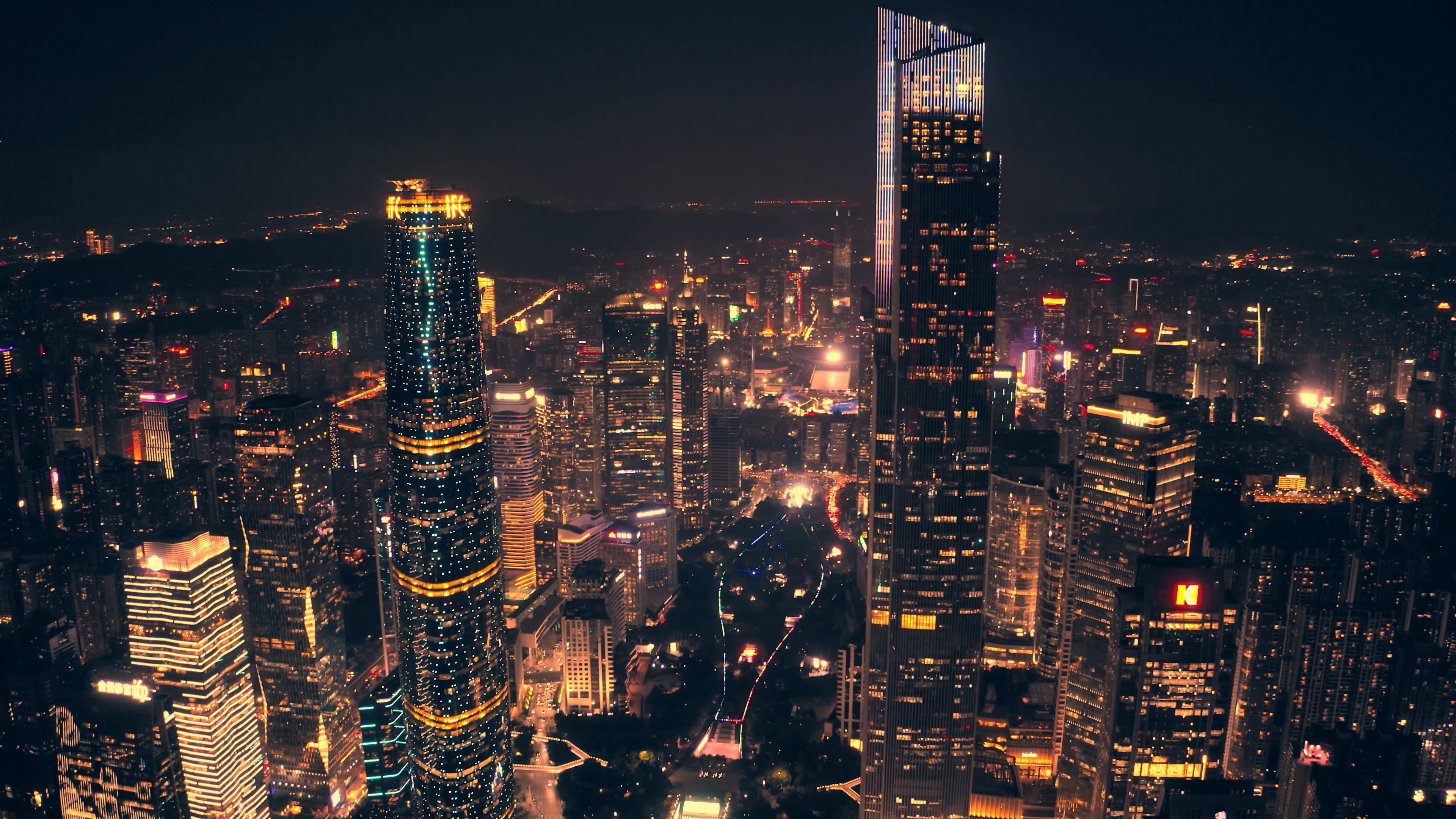 4K实拍广州中心地区CBD夜景城市航拍视频视频的预览图