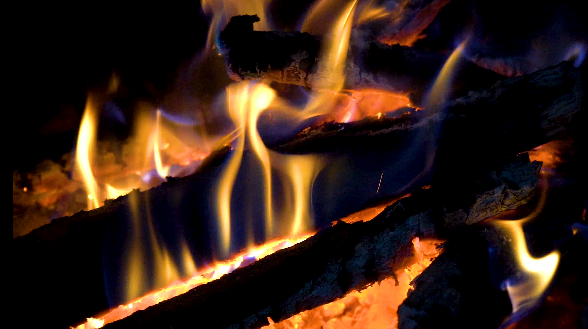 1080P高清升格燃烧的篝火火焰视频的预览图