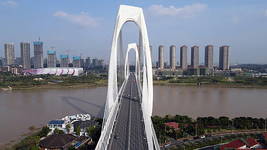 航拍广西南宁邕江白沙大桥视频的预览图