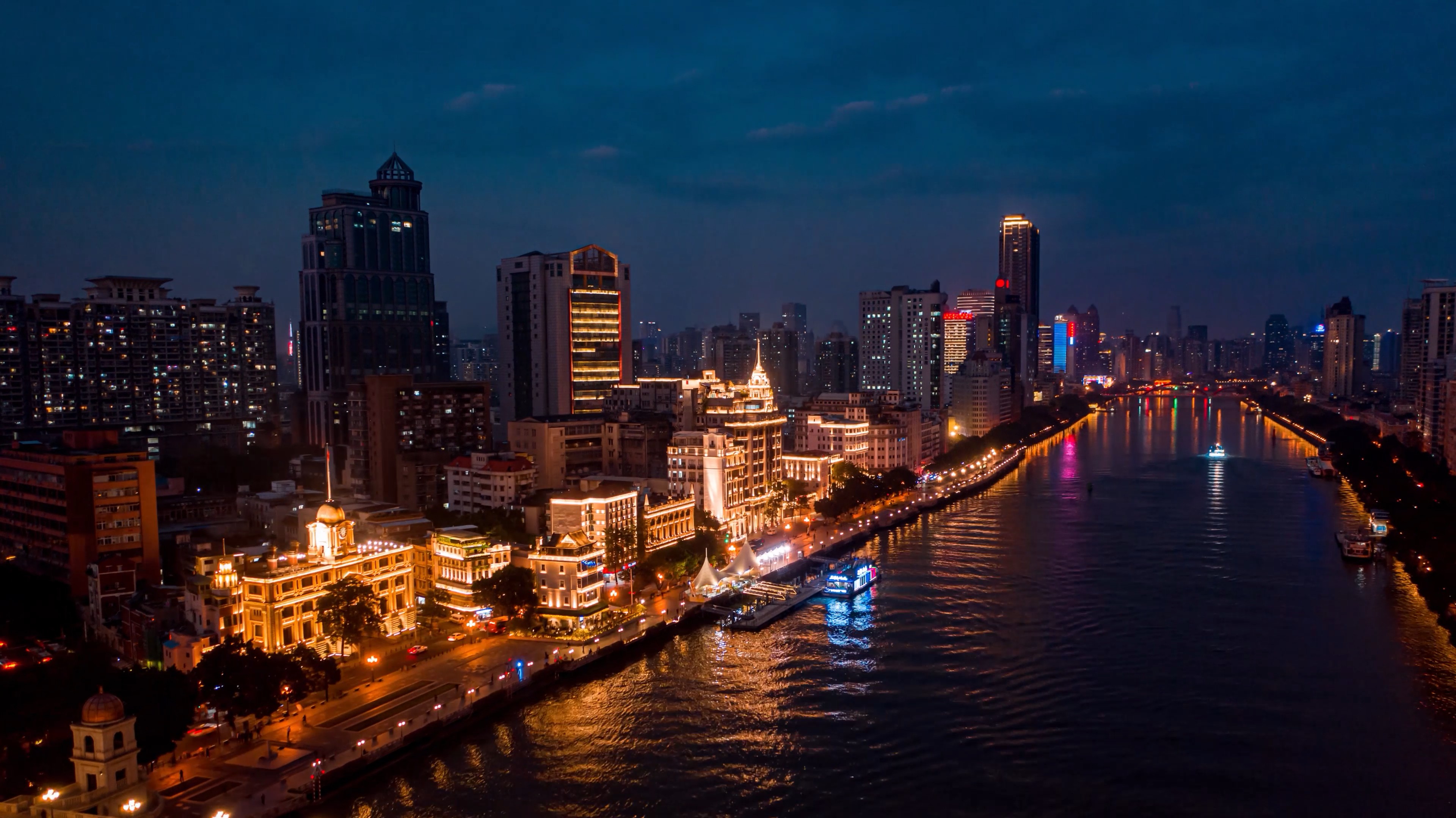 4K航拍广州城市粤海关夜景延时摄影视频的预览图