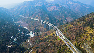 4K航拍高速公路桥梁国家基建交通运输视频的预览图