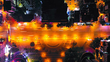 4K航拍城市夜景车流延时视频的预览图