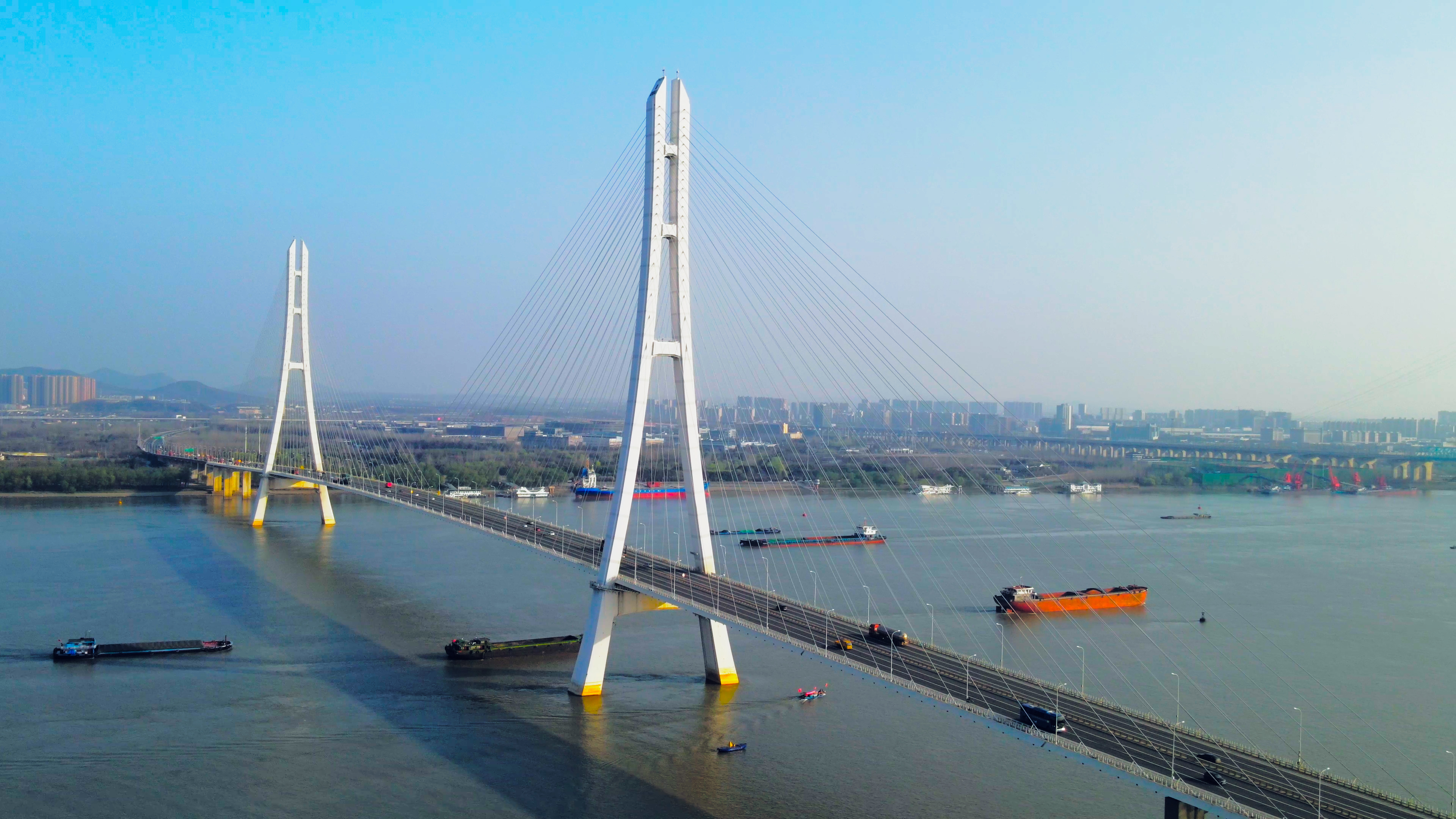 4K航拍南京大胜关过江大桥南京五桥视频的预览图