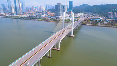4k珠海城市横琴大桥车流交通航拍视频的预览图