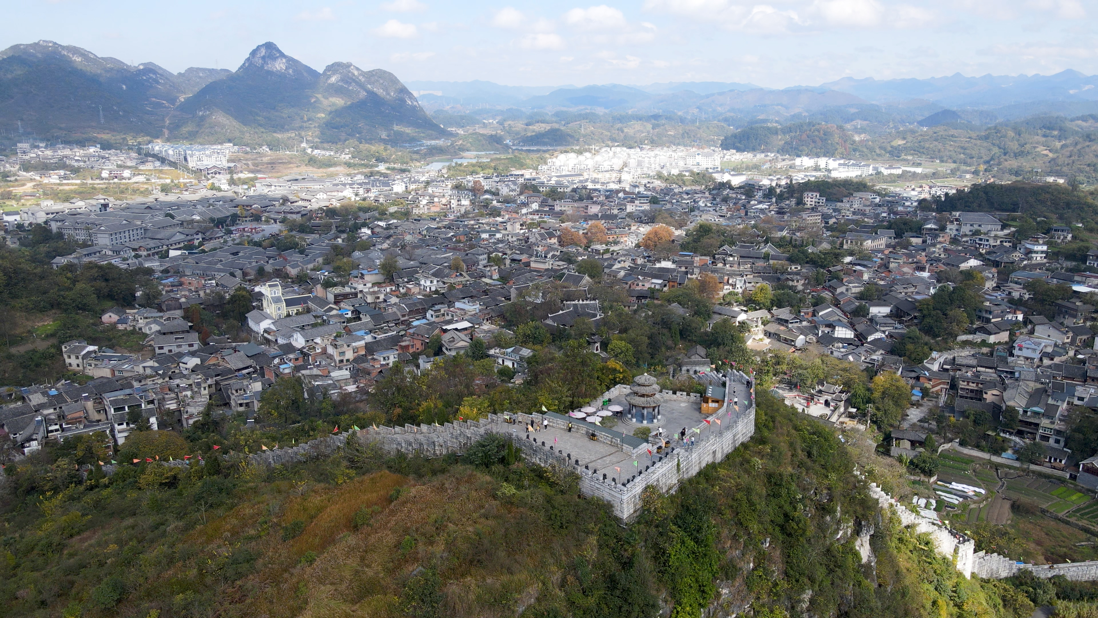 4K航拍贵州青岩古镇全景旅游素材视频的预览图