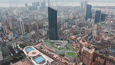 4K武汉城市建筑恒隆广场航拍实拍视频视频的预览图