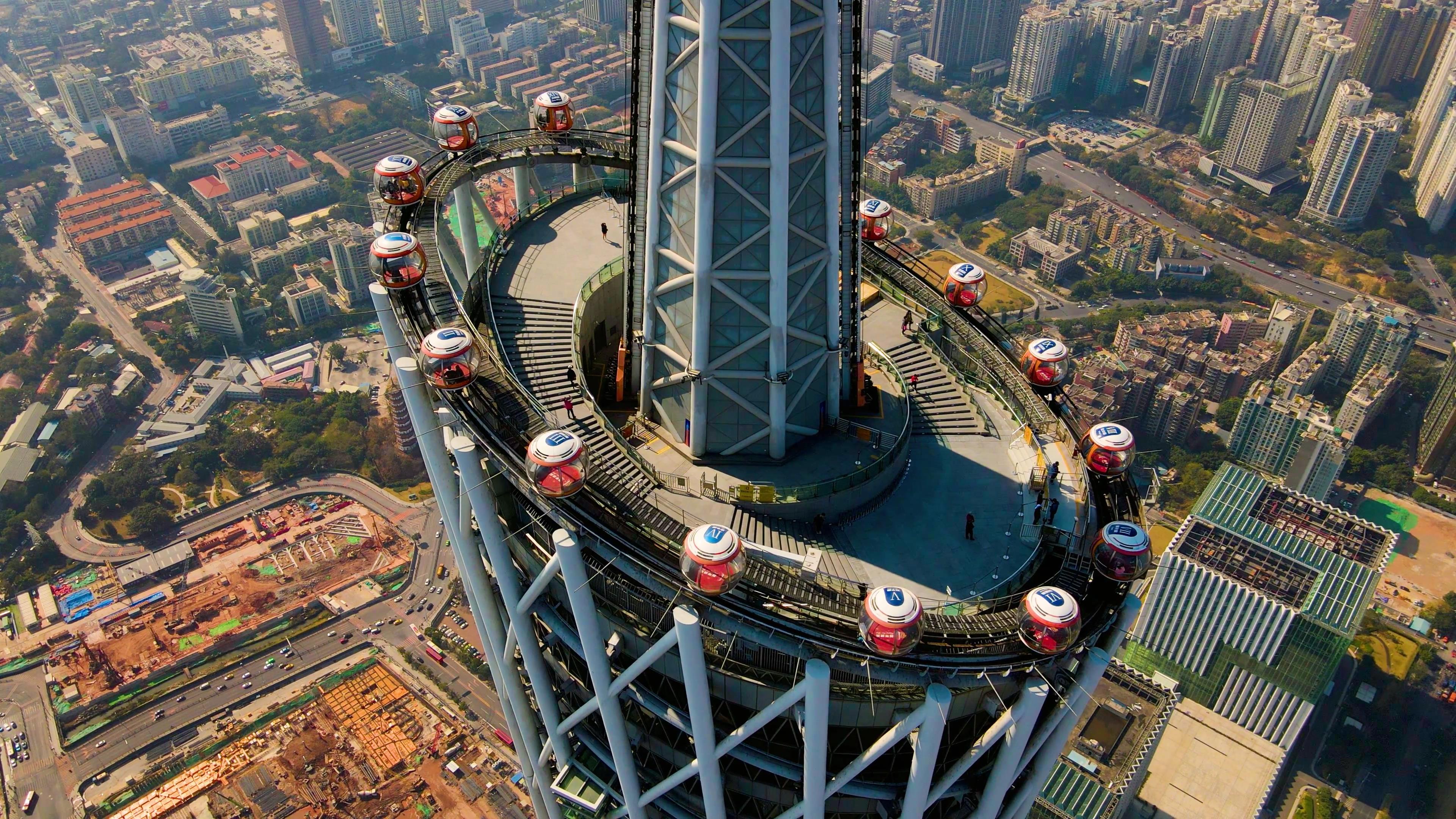 4K广州塔上的摩天轮特写地标建筑视频的预览图