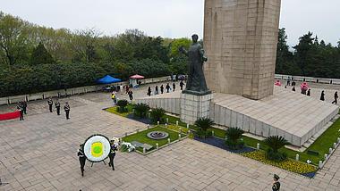 4k航拍南京雨花台烈士陵园烈士纪念送花圈实拍视频视频的预览图
