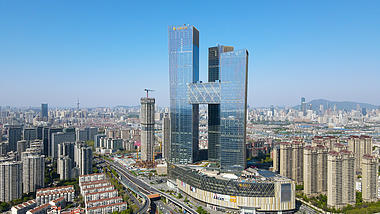 4k航拍南京河西金鹰世界CBD中心商务大楼实拍视频视频的预览图