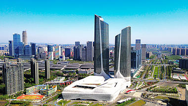 4K航拍南京地标建筑保利大剧院双子楼实拍视频的预览图