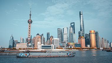 8K震撼延时上海外滩陆家嘴黄浦江地标三件套城市风貌实拍视频的预览图