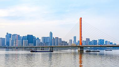 8K延时震撼杭州钱塘江大桥蓝天白云视频的预览图