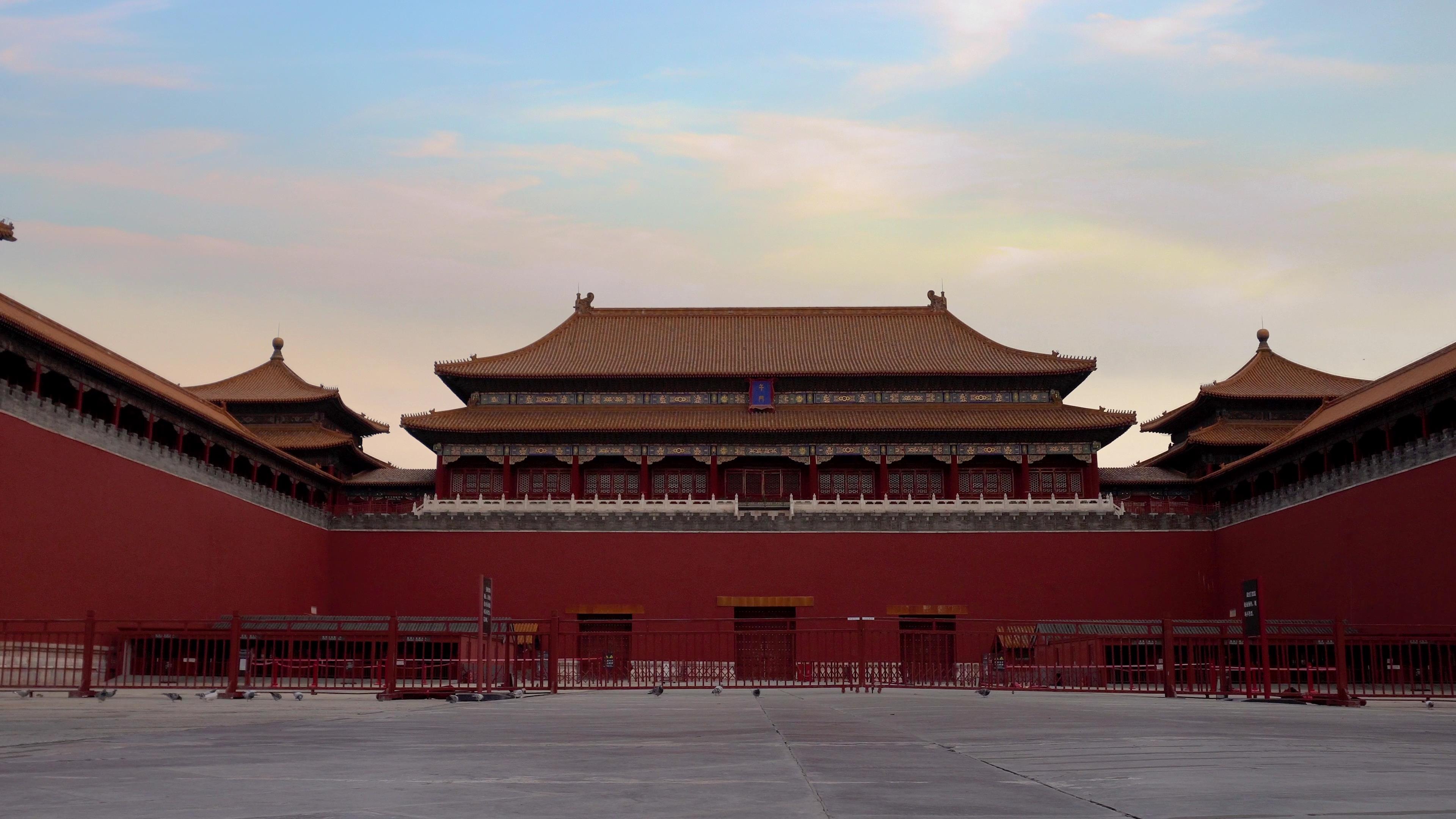 4K清晨北京故宫午门地标建筑视频视频的预览图