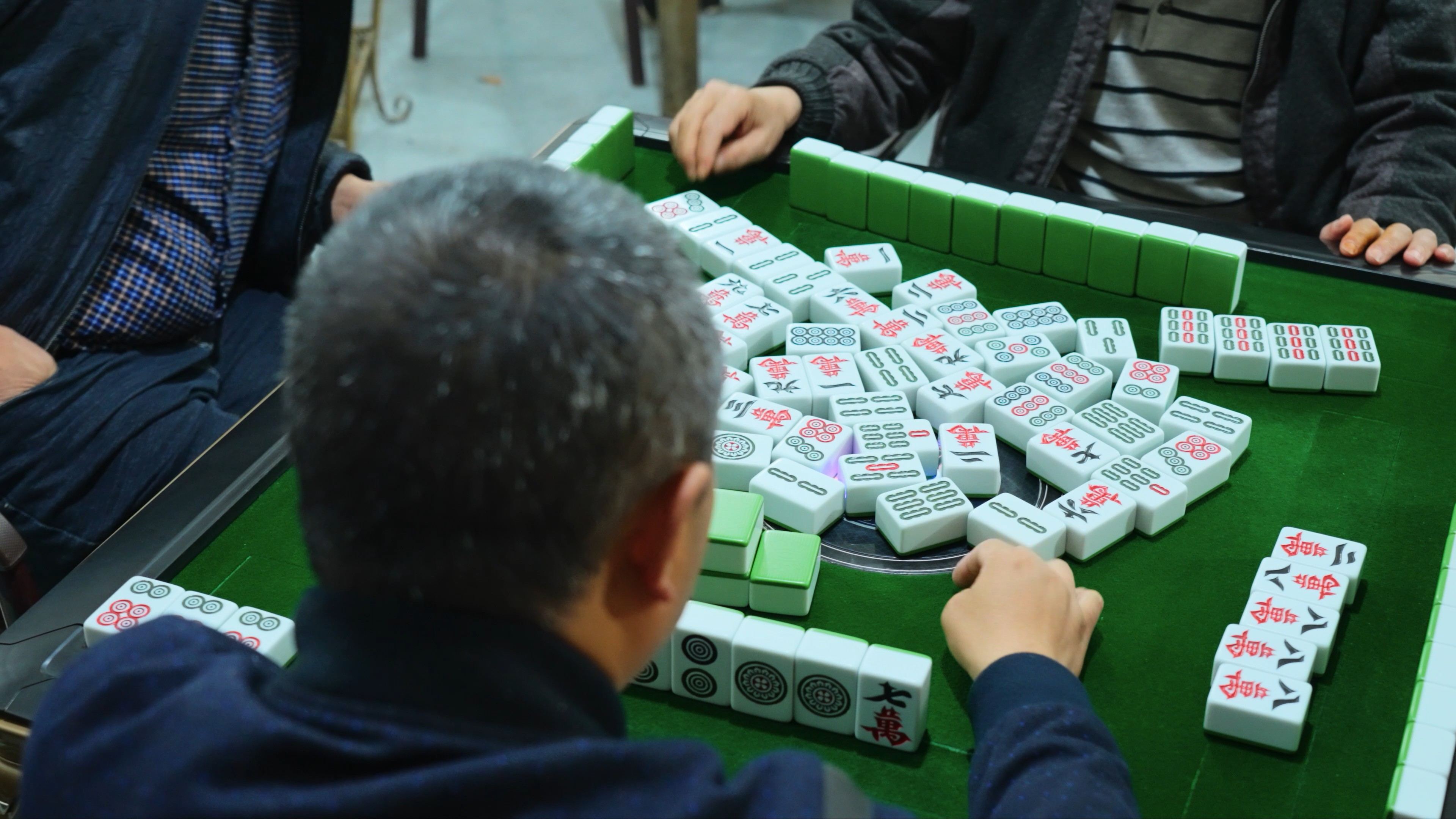 4k重庆生活休闲娱乐打麻将胡牌实拍视频的预览图