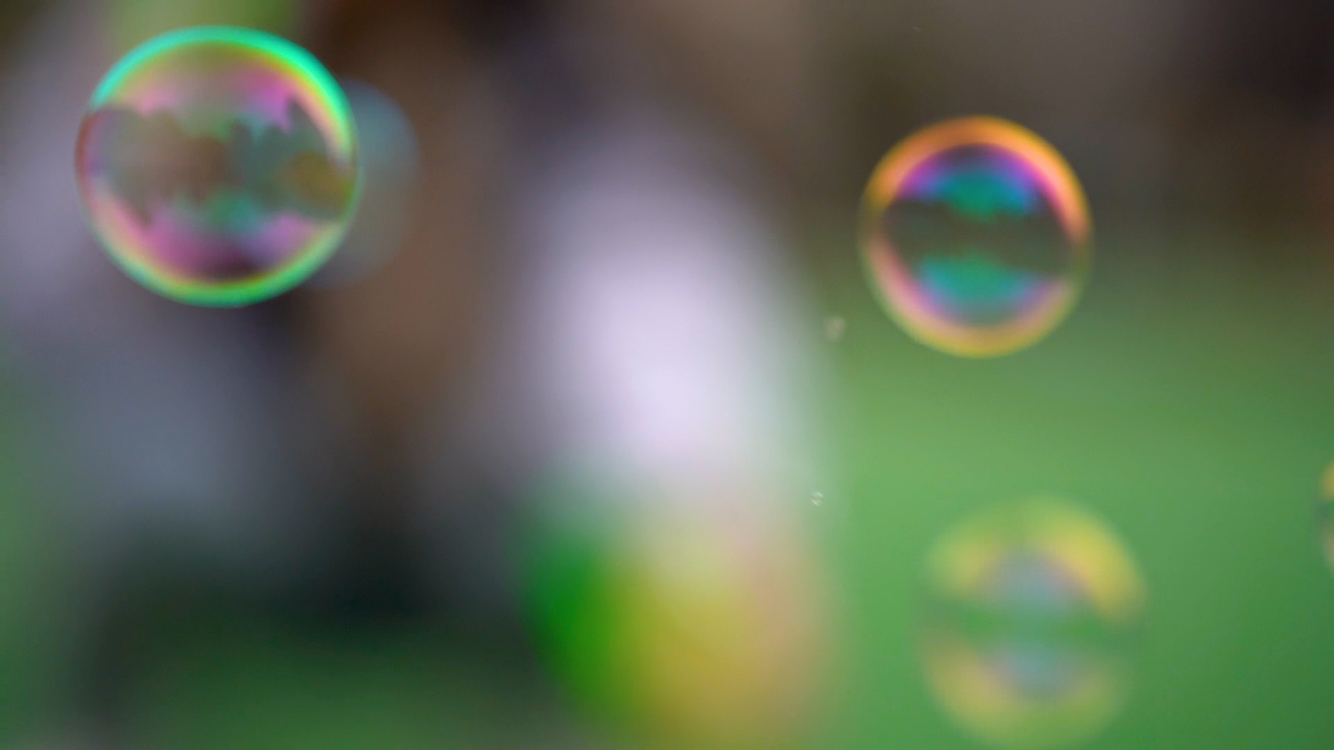 4K实拍唯美泡泡气泡漂浮意境视频视频的预览图