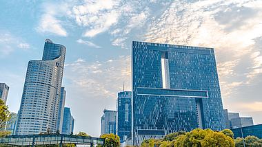 8K延时杭州CBD钱江新城金融中心商务楼天空云层视频的预览图