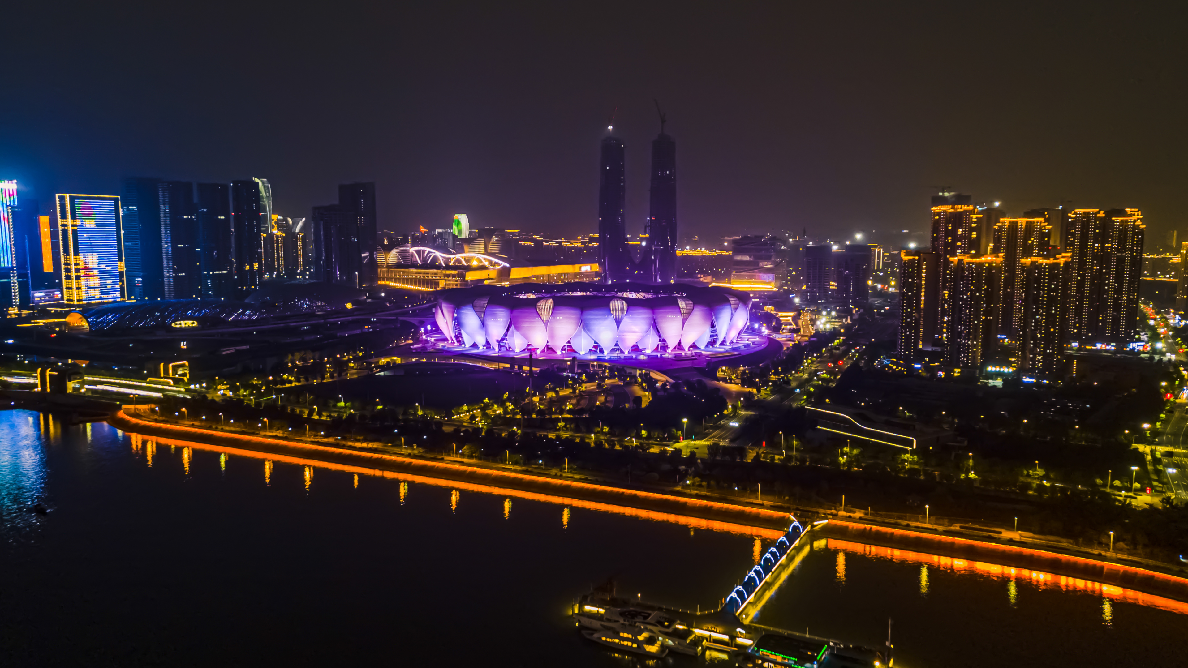 4K航拍夜景延时杭州亚运会主会场奥体中心视频的预览图