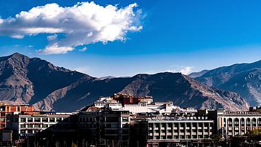 8K西藏拉萨布达拉宫蓝天白云天空风光长焦延时视频的预览图
