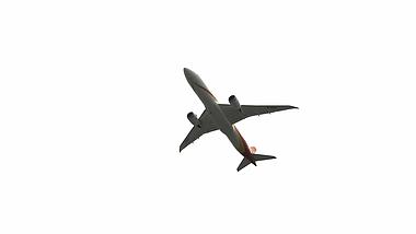 4K实拍仰拍飞机从头顶飞过交通运输空镜视频素材视频的预览图