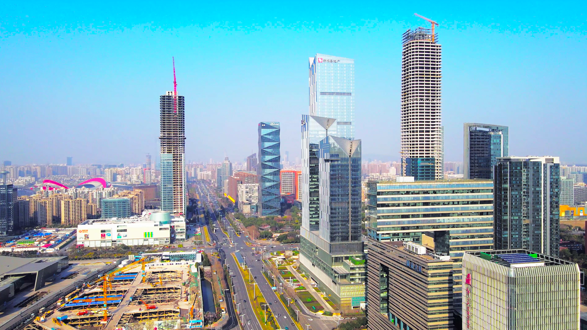4K航拍南京河西CBD地标商务金融中心视频的预览图