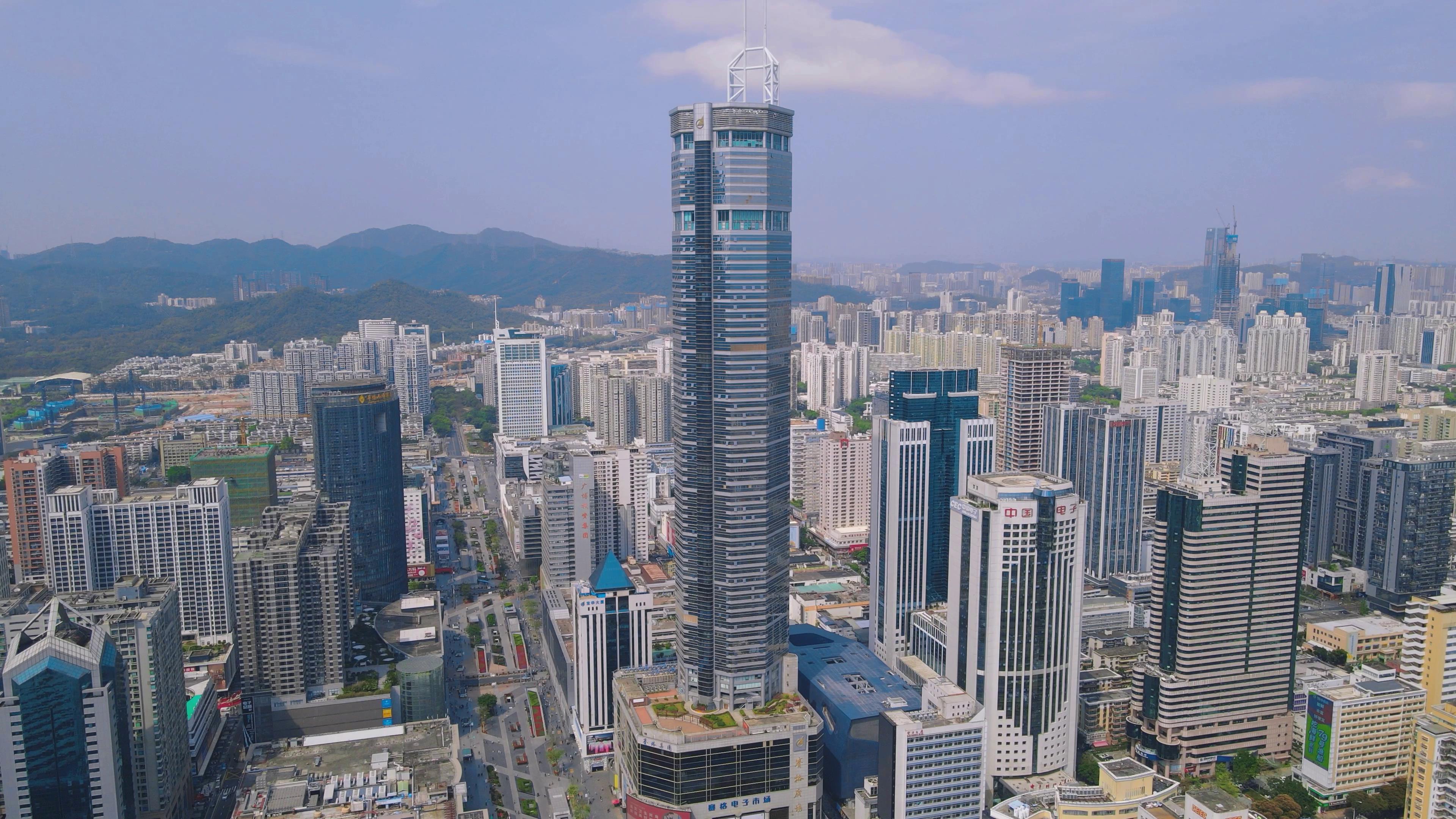 4K航拍深圳福田赛格广场城市建筑群风光视频的预览图
