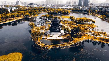 4K黑金武汉城市地标紫阳湖公园实拍视频视频的预览图