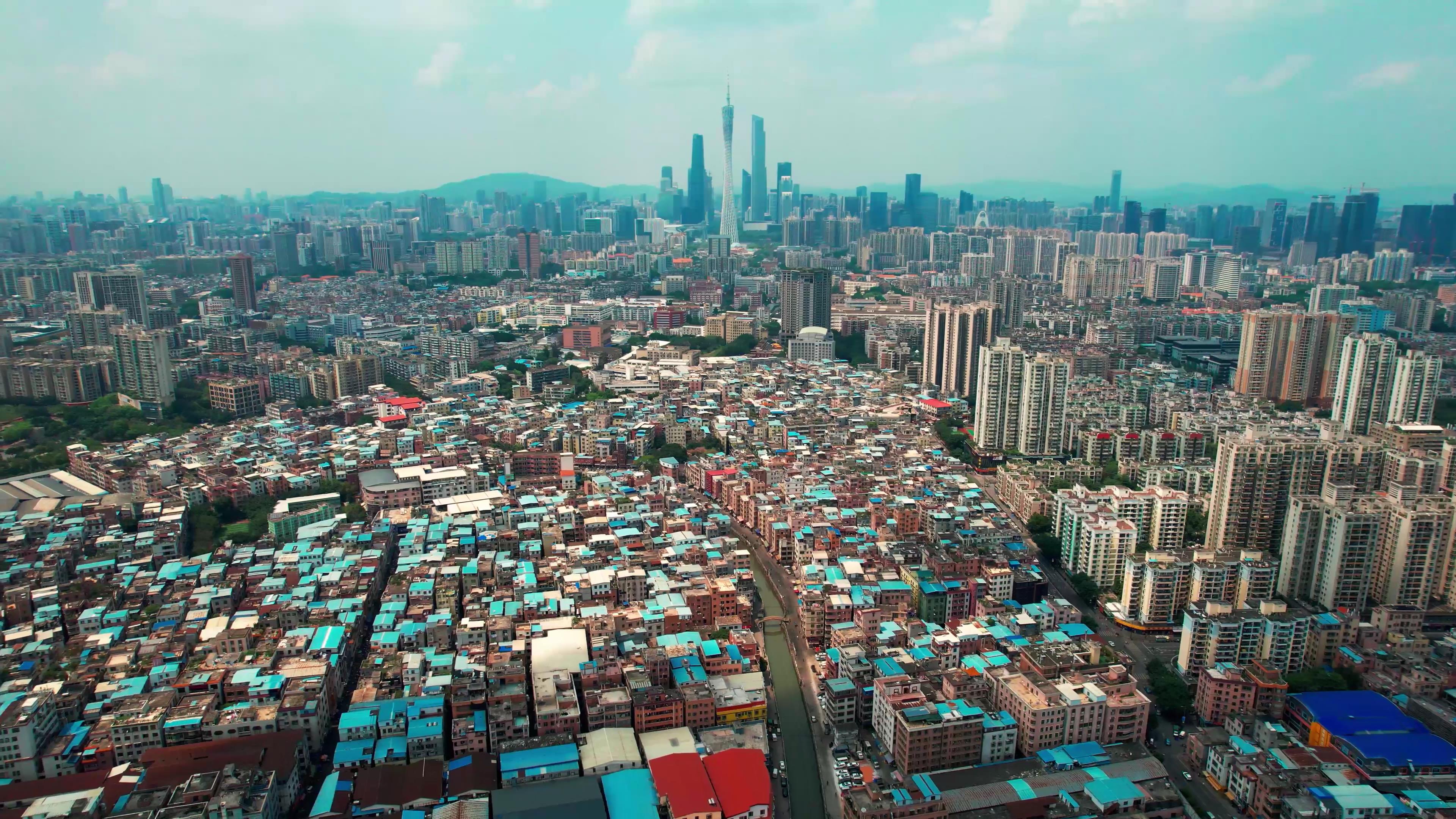 4k广州超大城中村房子建筑群航拍视频的预览图