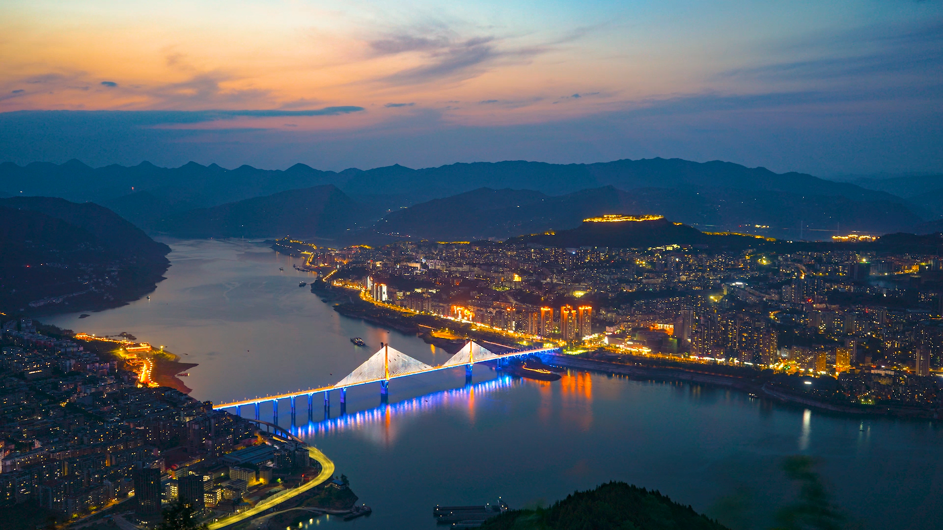 4K实拍重庆云阳全景日转夜夜景延时城市地标视频的预览图