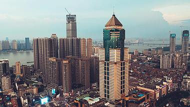 4K武汉城市建筑地标江汉路航拍实拍视频的预览图