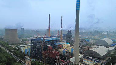 4K航拍化工工业化工厂生产烟囱污染排放视频视频的预览图