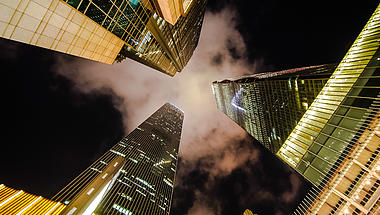 4k广州CBD商务大楼楼群夜晚延时摄影视频的预览图