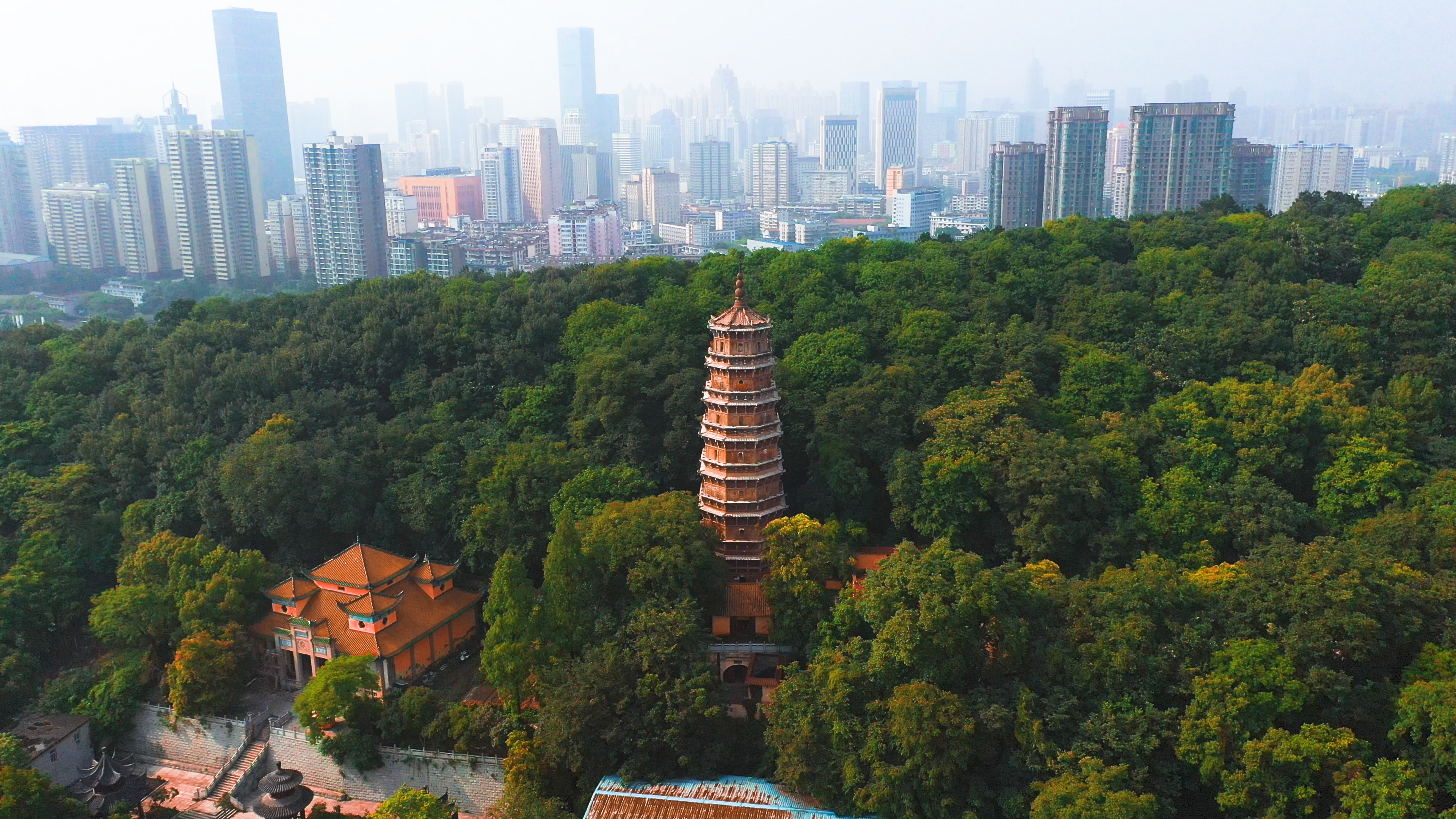 4K武汉城市建筑洪山宝塔航拍实拍视频视频的预览图