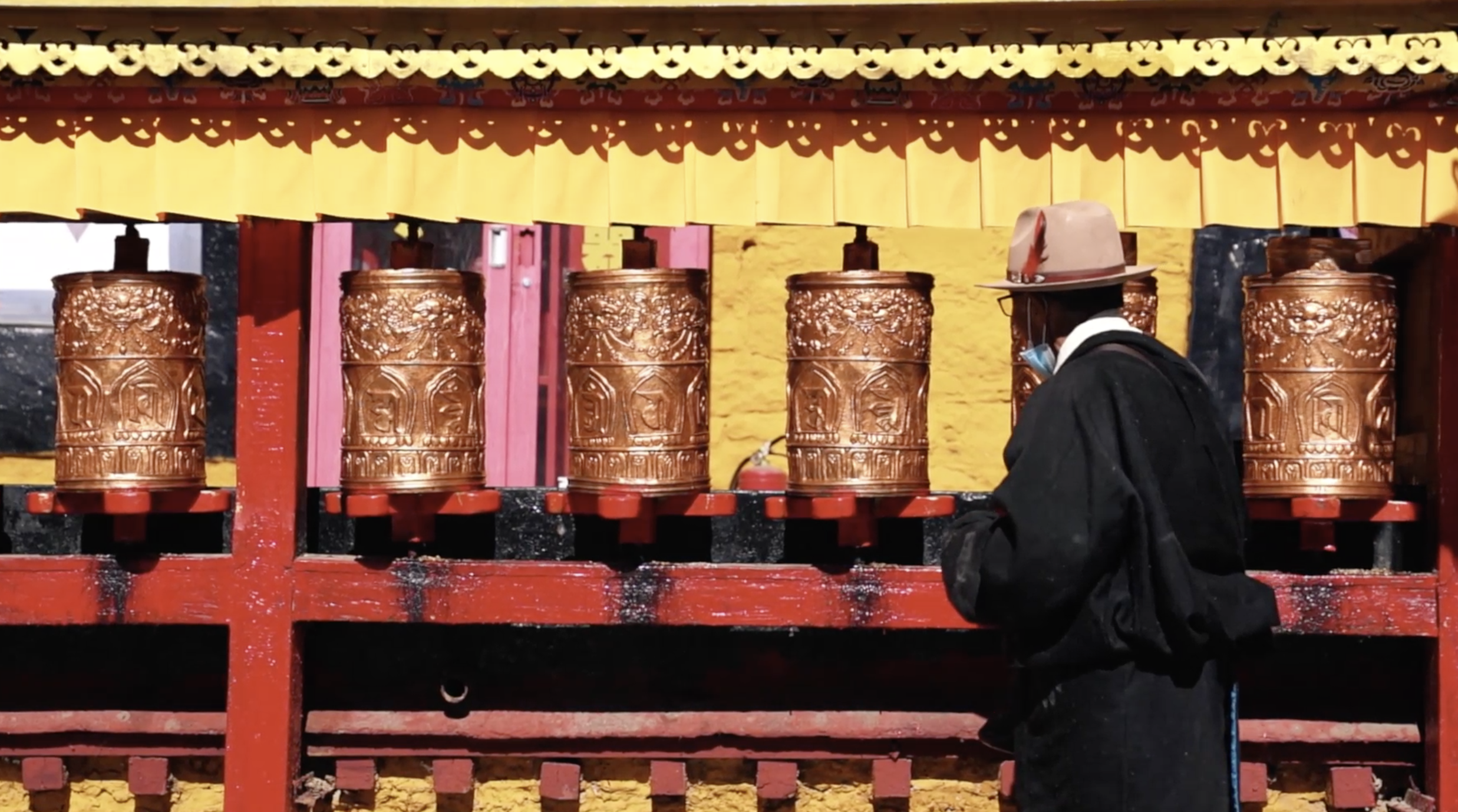 4k西藏旅游布达拉宫祈福视频的预览图