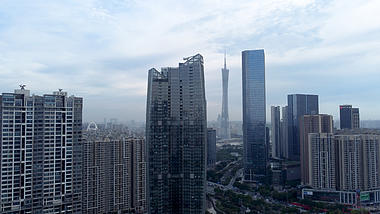 4k航拍广州城区城市交通广州塔地标建筑视频的预览图