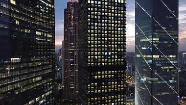 4k航拍广州城区夜景cbd珠江新城高楼大厦视频的预览图