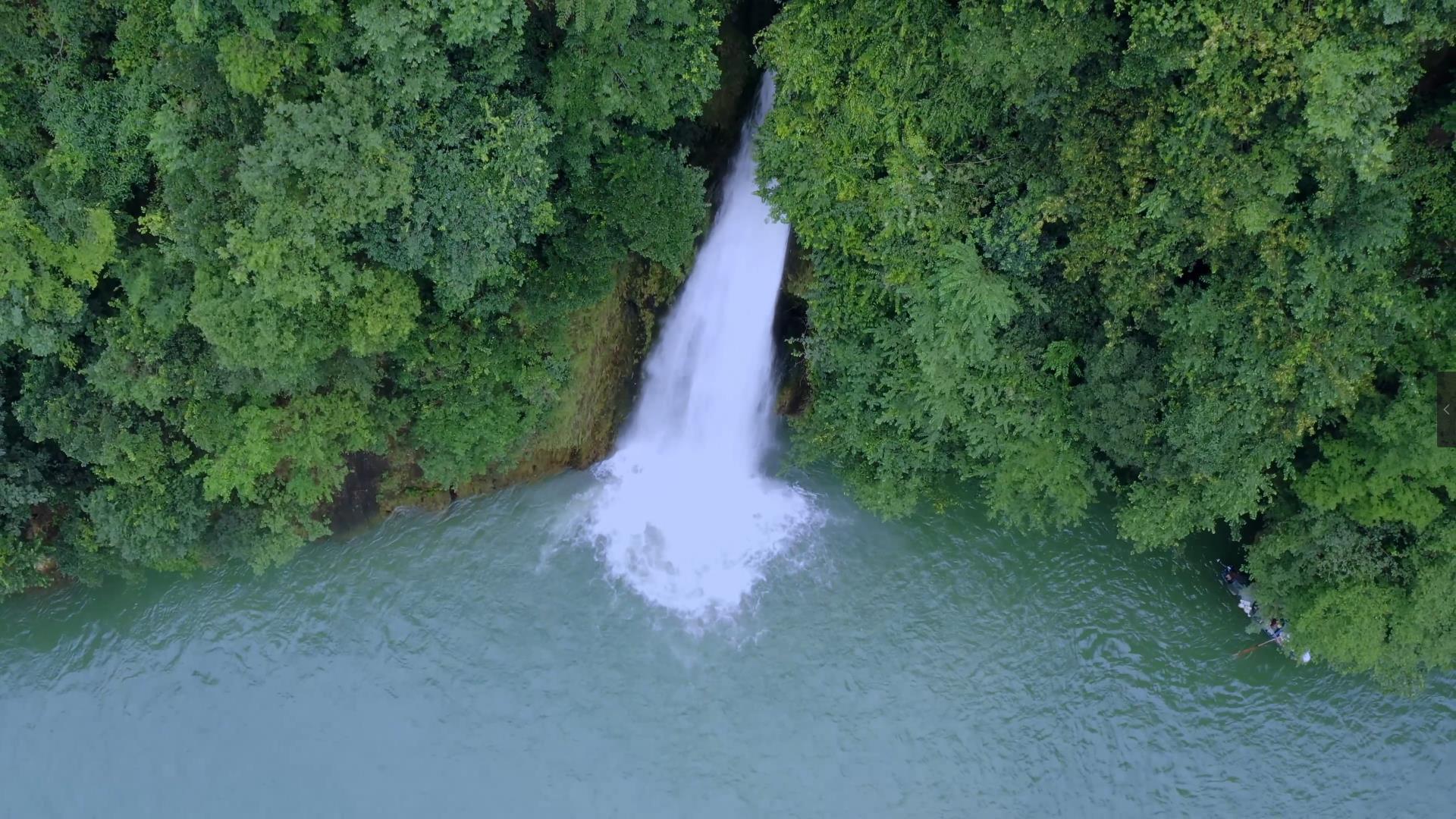 4K航拍大峡谷风光风景瀑布流水视频的预览图