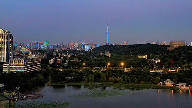 4K武汉城市建筑地标龟山航拍实拍视频视频的预览图