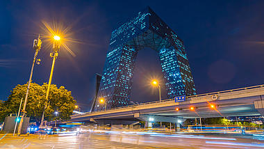 8K移动延时震撼北京央视大楼车流夜景视频的预览图