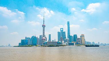 8K震撼延时上海夏日外滩建筑蓝天白云云朵视频的预览图