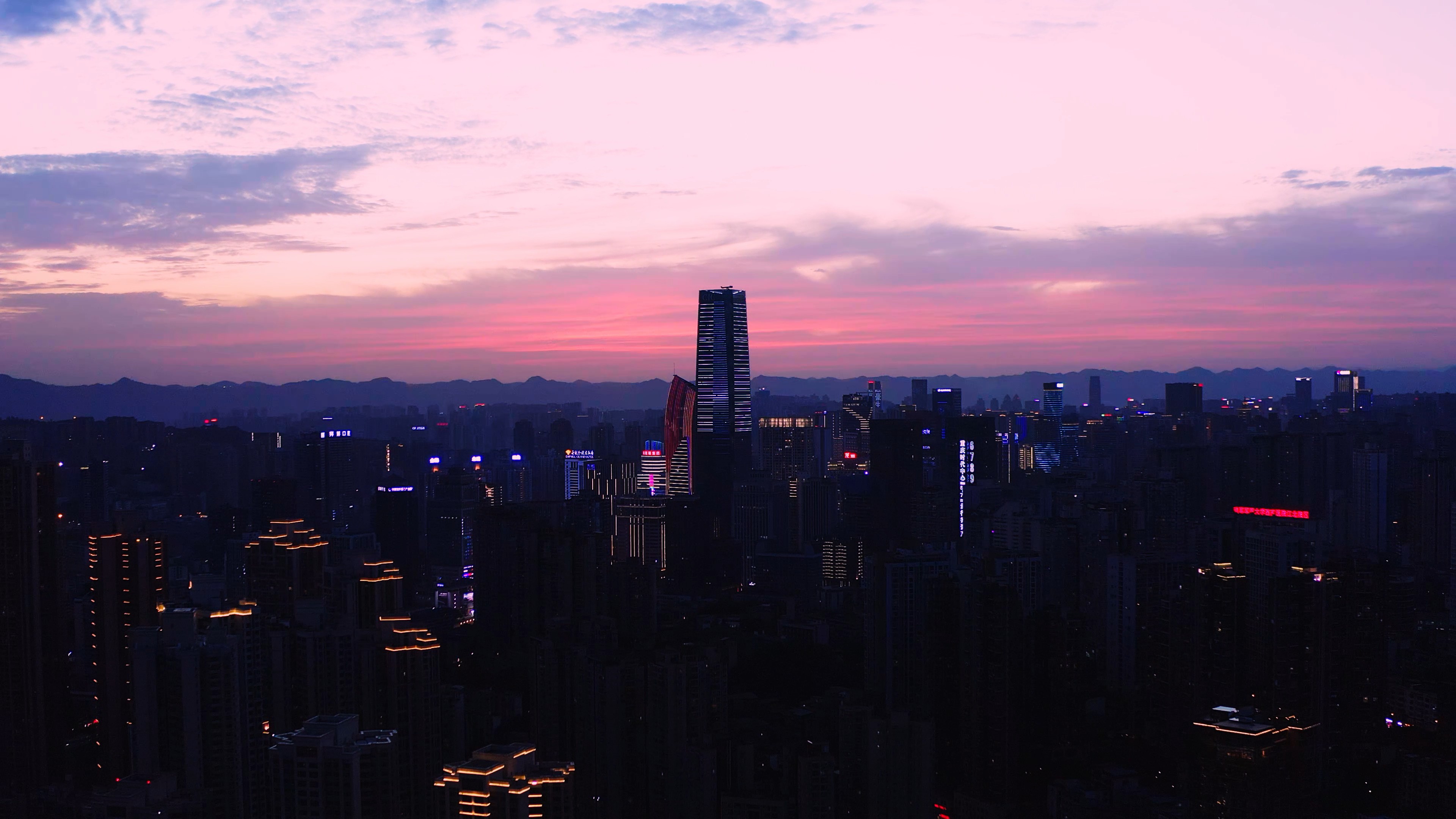 4k航拍重庆唯美火烧云晚霞城市风光视频的预览图