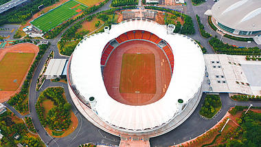 4K武汉城市建筑武汉体育中心航拍实拍视频视频的预览图