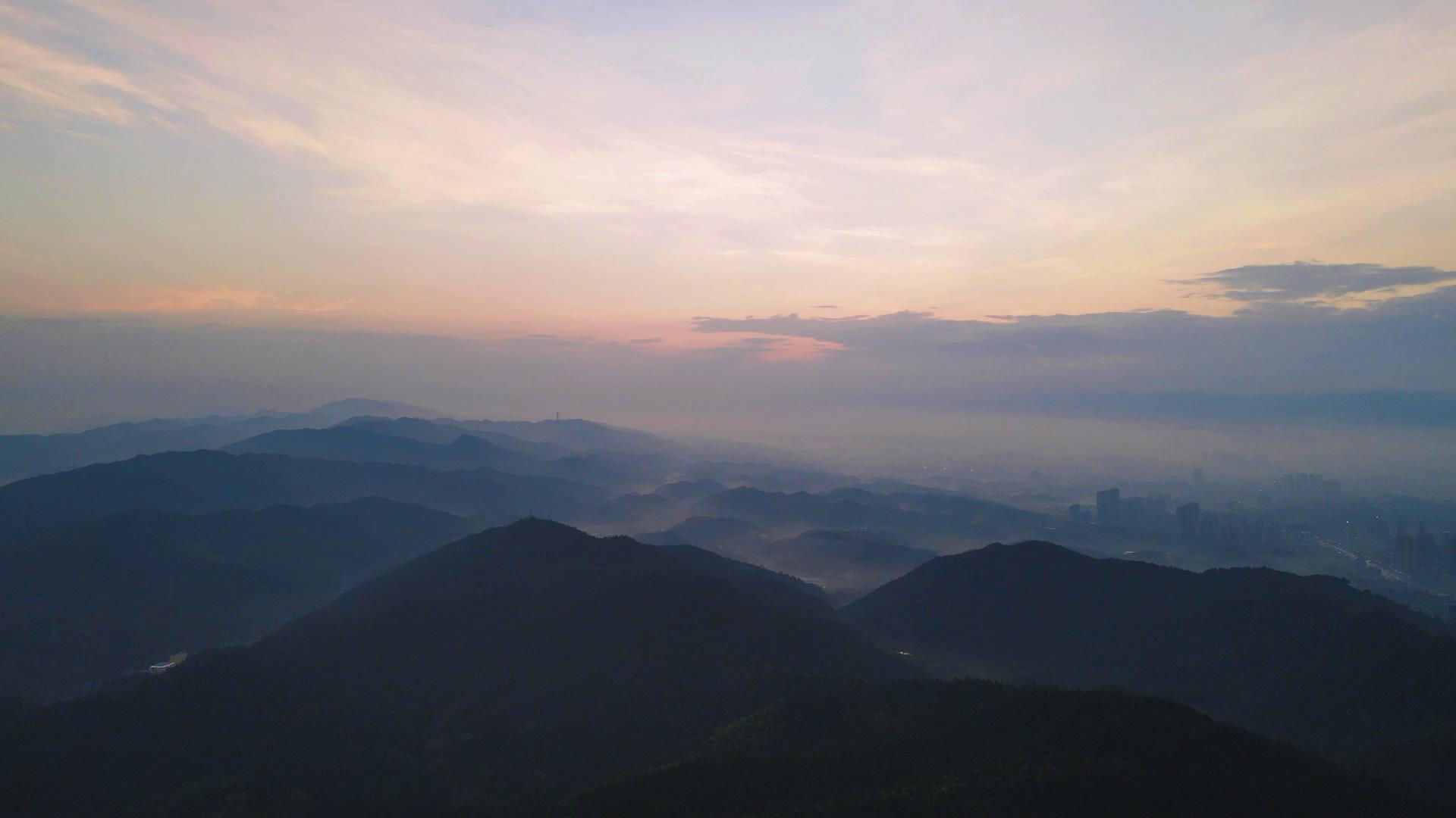 4K航拍清晨山间云雾日出自然风景视频的预览图