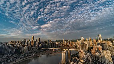 8k重庆嘉陵江两岸城市风光蓝天白云延时视频的预览图