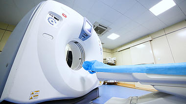 4K医院医疗设备体检检查CT机视频的预览图