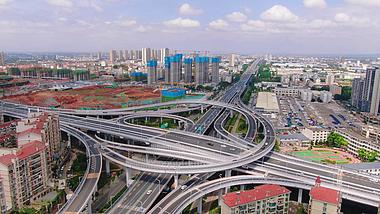 4K航拍江西南昌城市高架立交桥车流实况视频的预览图