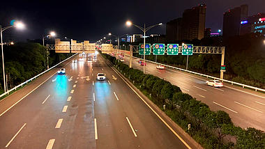 4k实拍延时夜晚高速车流延时摄影拍摄城市交通视频的预览图
