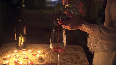 4K烛光晚餐七夕节情人节倒红酒视频素材视频的预览图