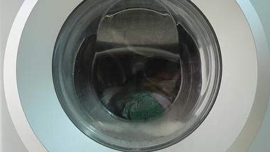 4k洗衣机运转工作滚筒洗衣机洗衣广告空镜视频的预览图